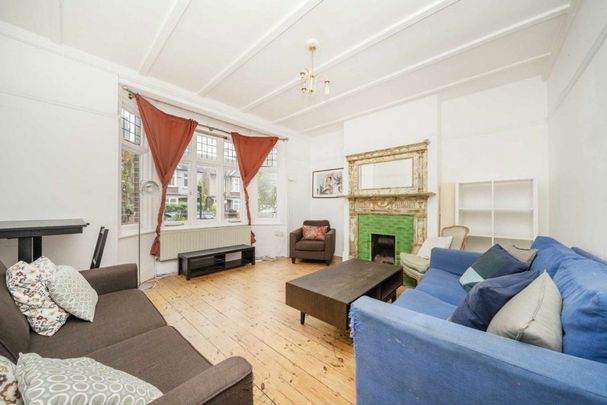 Cricklade Avenue, Streatham Hill, SW2 - Photo 1