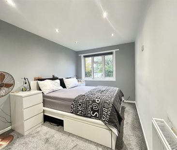 1 Bedroom Apartment To Let - Photo 6