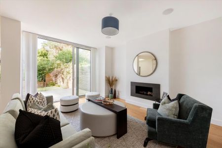 6 bedroom semi-detached house to rent - Photo 4