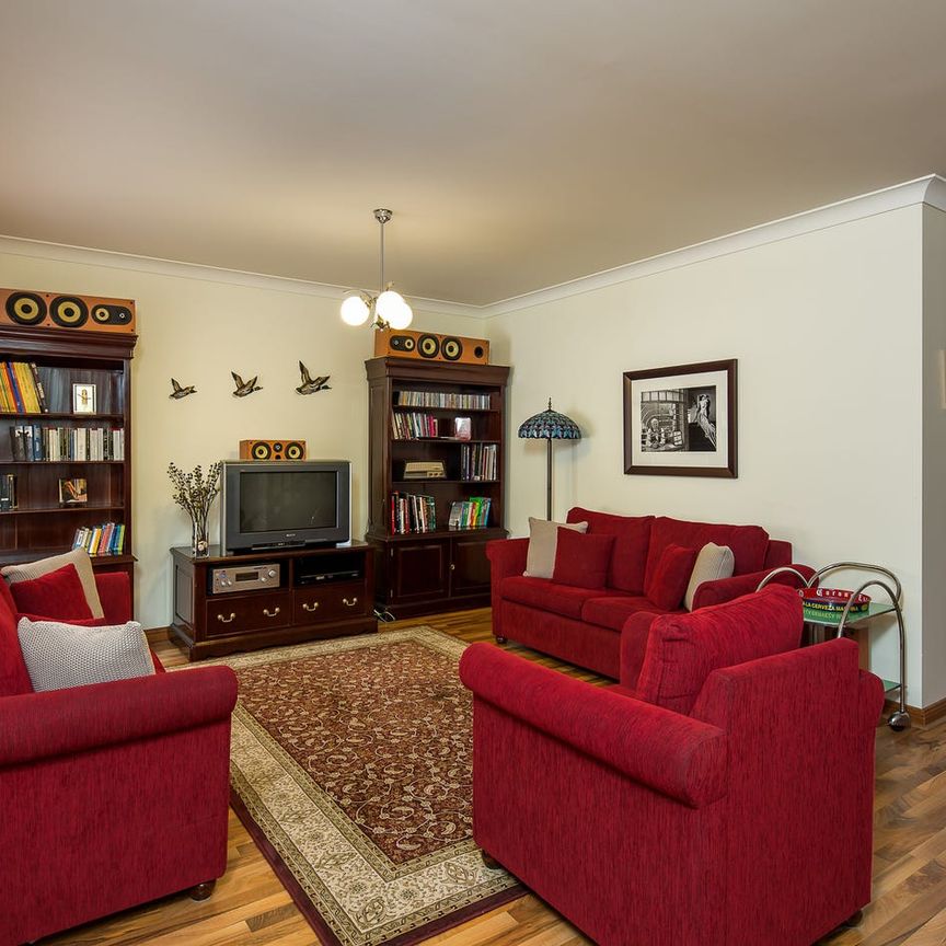 Your Golden Grove Hideaway - Comfort Awaits ✨ - Photo 1