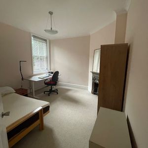 Room in a Shared Flat, Hamlet Gardens, W6 - Photo 2