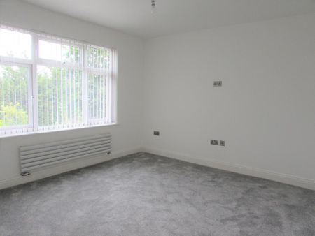 4 bedroom semi-detached house to rent - Photo 3