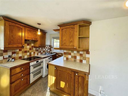 2 bedroom semi-detached house to rent - Photo 5