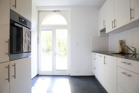 Charmante 2.0-Zimmerwohnung mit gedeckter Terrasse - Photo 2