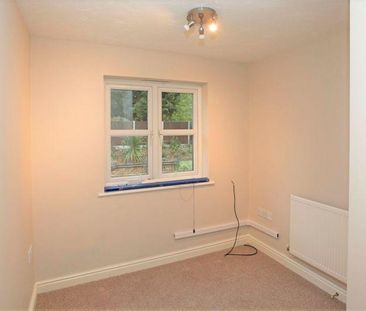 4 bedroom detached house to rent - Photo 4