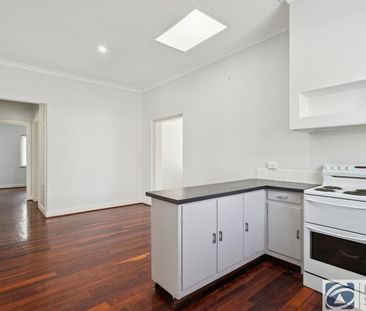 AIR CON, FLOORBOARDS, SPACE FOR A BOAT - Photo 4