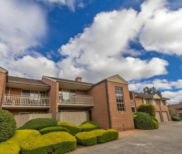 Bright and Modern Two-Bedroom Apartment in the Heart of Lyneham - Photo 6