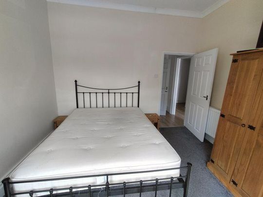 2 bedroom ground floor flat to rent - Photo 1