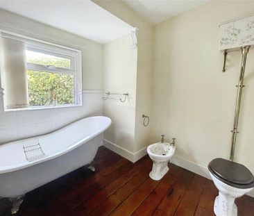 4 bedroom bungalow to rent - Photo 1