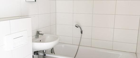 Geräumige, sanierte 3-Raum-Wohnung mit Balkon im Wohngebiet - Annaberg-Buchholz! - Photo 1