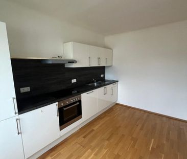Sehr schöne und unprätentiöse Zweizimmerwohnung in direkter Nähe zu... - Photo 1