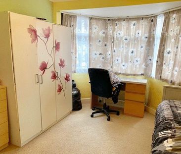 3 bedroom terraced house to rent - Photo 4