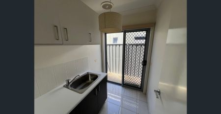 Modern Lakeside Townhouse - Photo 2