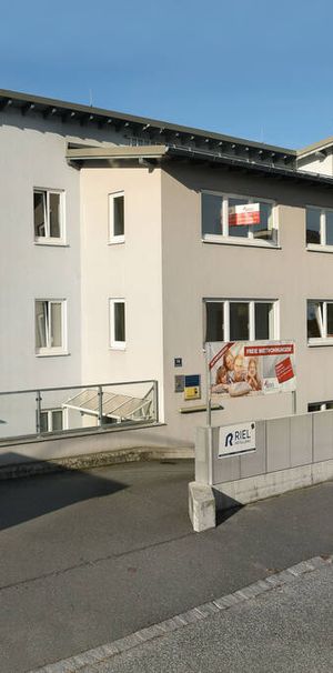 Charmante 3 Zimmer Wohnung mit Balkon – Ausblick ins Grüne! - Foto 1