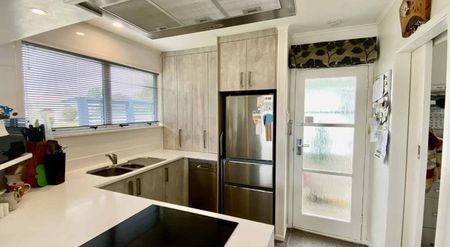 Fully furnished retreat - Photo 4