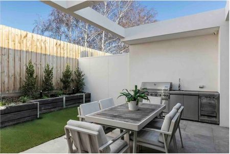 ARCHITECTURALLY DESIGNED, JUST COMPLETED FOUR BEDROOM MODERN RESIDENCE, A RARE SIDE BY SIDE HOME IN BRIGHTON EAST! - Photo 5