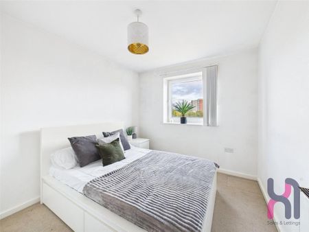 2 bedroom flat to rent - Photo 4