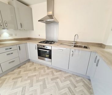 2 bed flat to rent in Stevenson court, Tabitha close, Poole, BH15 4FT - Photo 4