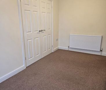 3 bedroom terraced house to rent - Photo 6