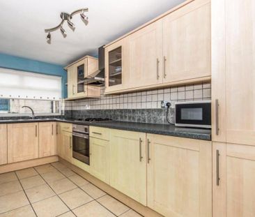 3 bedroom terraced house to rent - Photo 5