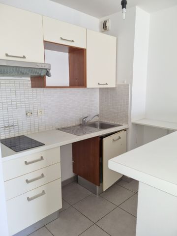 Location Appartement 2 pièces 42m² STE CLOTILDE 97490 - Photo 5