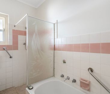 Freshly Updated Coastal Unit with Lifestyle Appeal - Photo 4