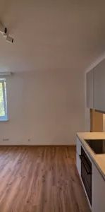 Erstbezug nach Komplettsanierung - Traumhafte 3-Zimmer-Wohnung mit Ruhelage zum Innenhof - Photo 1