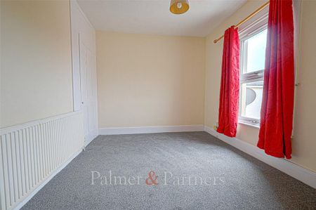 4 bedroom terraced house to rent - Photo 4