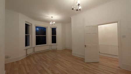 15 Kidbrooke Park Road, London, SE3 - Photo 2