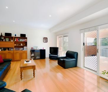 5 Bed, 3 Bath - Photo 2