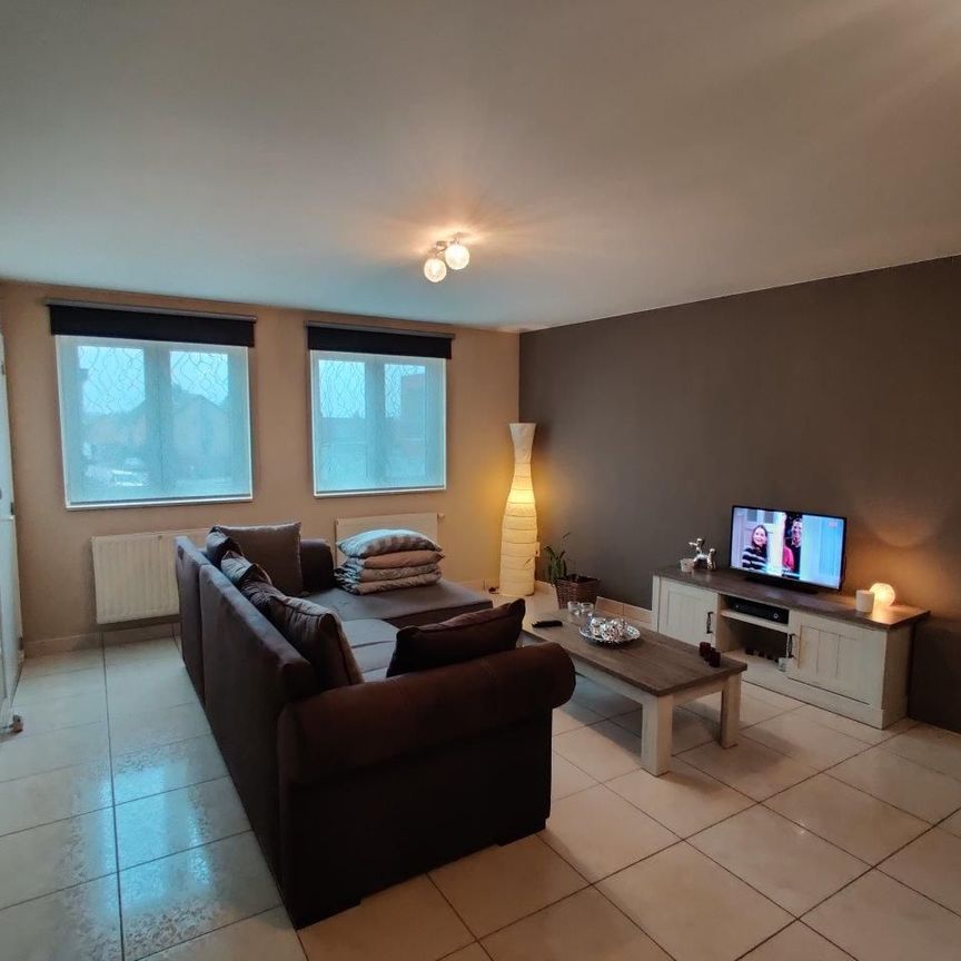 Ruim appartement met 1 slaapkamer - Photo 1