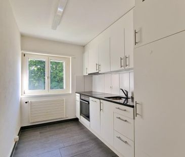 "Moderne 3-Zimmerwohnung mit Balkon am Rheinfall!" - Photo 1