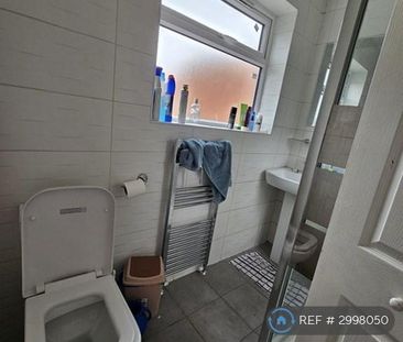 1 bedroom in a house share to rent - Photo 6
