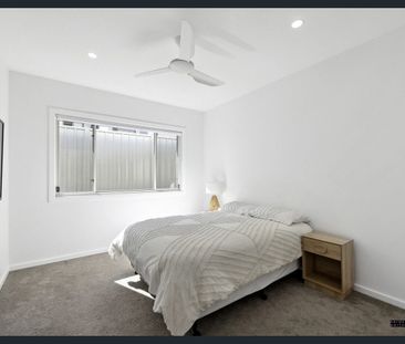 Designer living close to town. - Photo 5