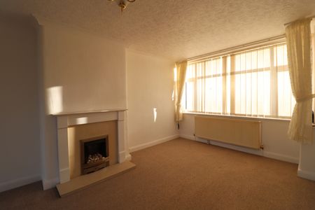 3-Bed Home in a Quiet, Family-Friendly Swinton Location - Photo 3