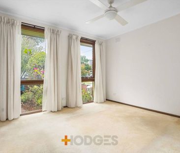 CLOSE TO THE BEACH | THREE BEDROOMS | GREAT LOCATION - Photo 4