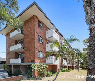 Rennovated and Ready to go - Photo 5