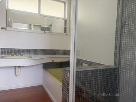 2 Laverton Street, Williamstown - Photo 5