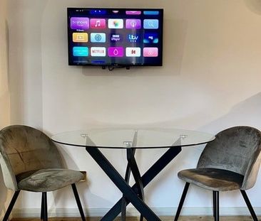 1 Bed Flat, Telegraph Place, E14 - Photo 1