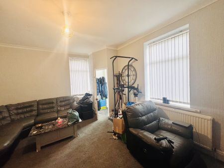 Mill Street, Bradford, Wibsey - Photo 4