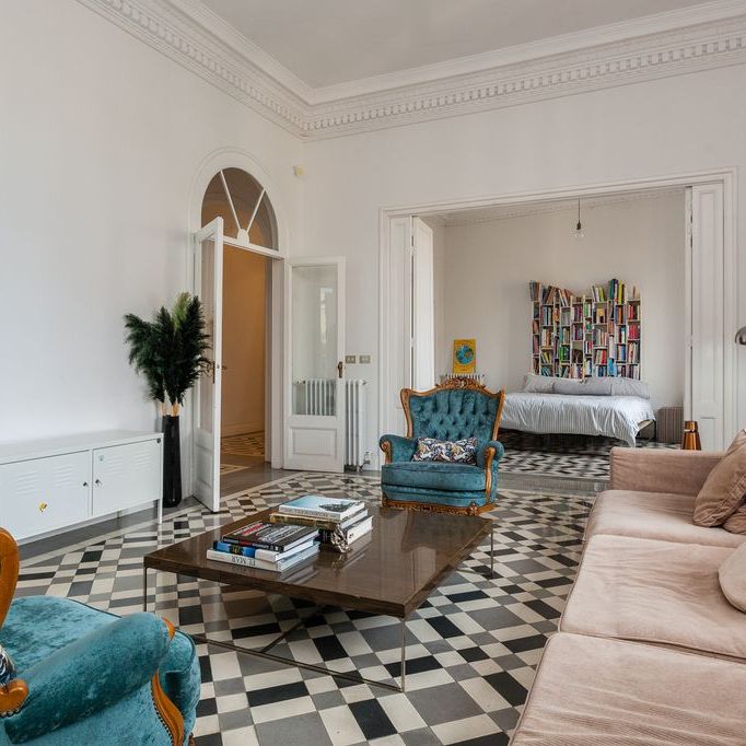 9 room luxury Flat for rent in Barcelona, Spain - Photo 1