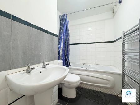 2 Bedroom Flat - Photo 4