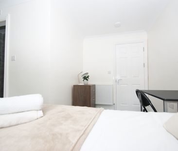 Room in a Shared House, Carlisle Avenue, W3 - Photo 3