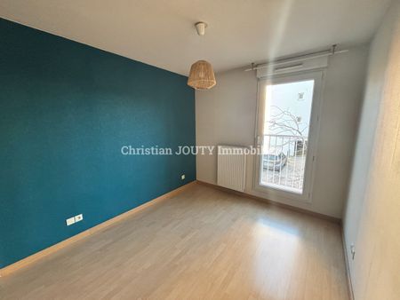 Location Appartement 3 pièces 65m² ST MARTIN D HERES 38400 - Photo 2