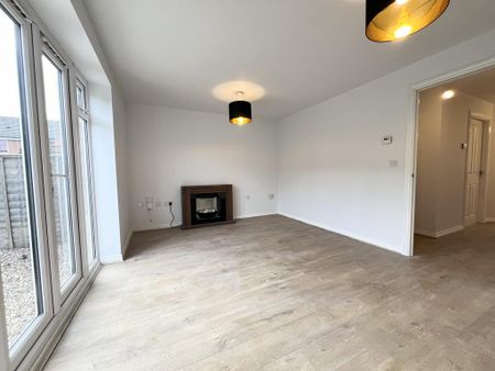 3 bedroom semi-detached house to rent - Photo 2