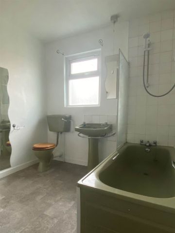 18 Hatton Drive, BELFAST, BT6 9BD - Photo 5