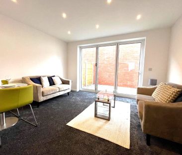 4 Bed Student Accommodation - Photo 2