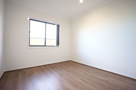 Near New Granny Flat with Seperate Entry and Backyard - Close to Parks, Shops, Sports Field, Schools - Photo 3