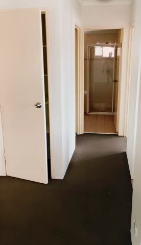 3 bed 2 bath - Photo 4