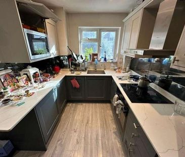 Slough, Berkshire, SL1 - Photo 1